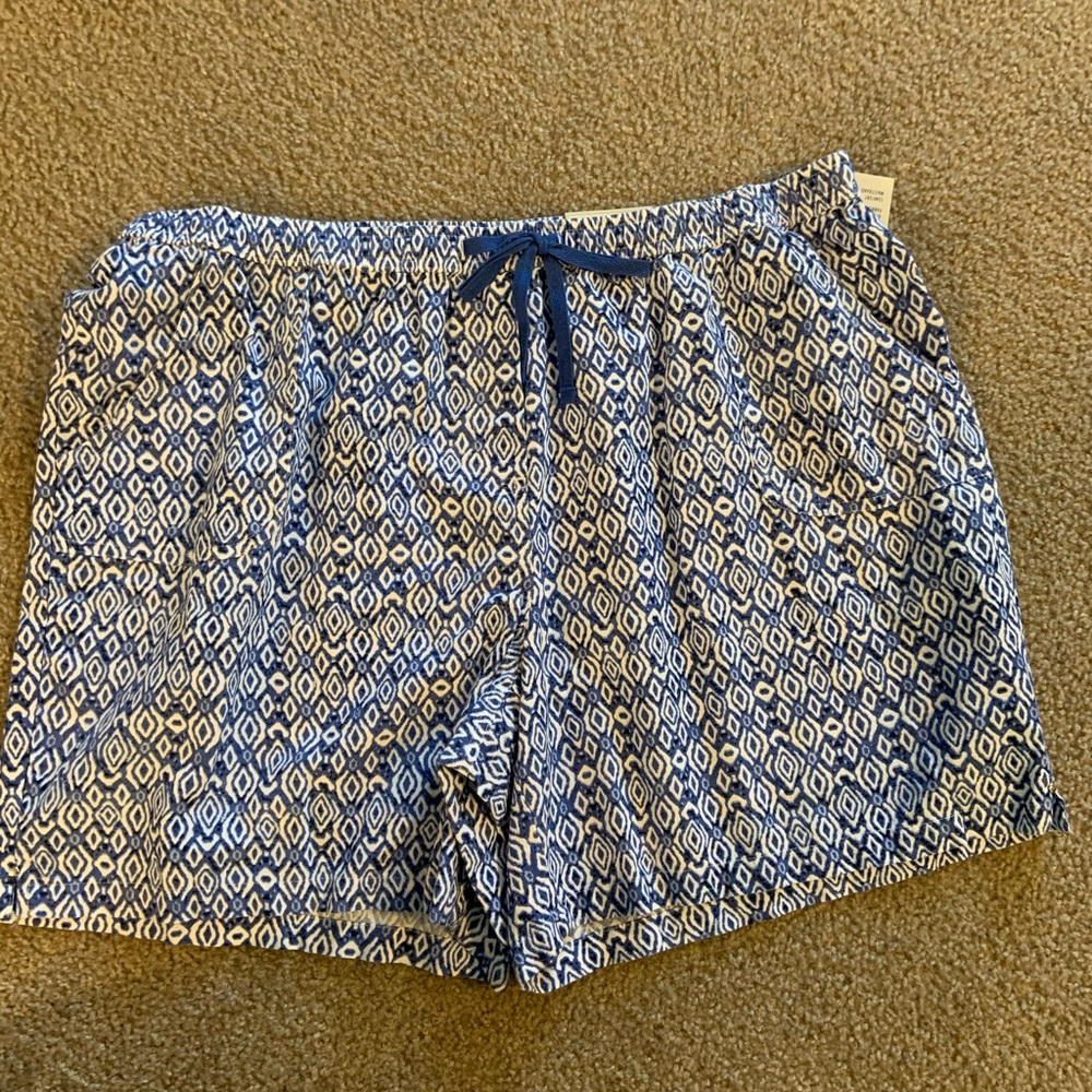 ONE LEFT • Croft & Barrow shorts